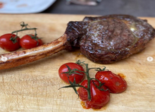 Load image into Gallery viewer, Beef Tomahawk Steak (1x700g/900g)
